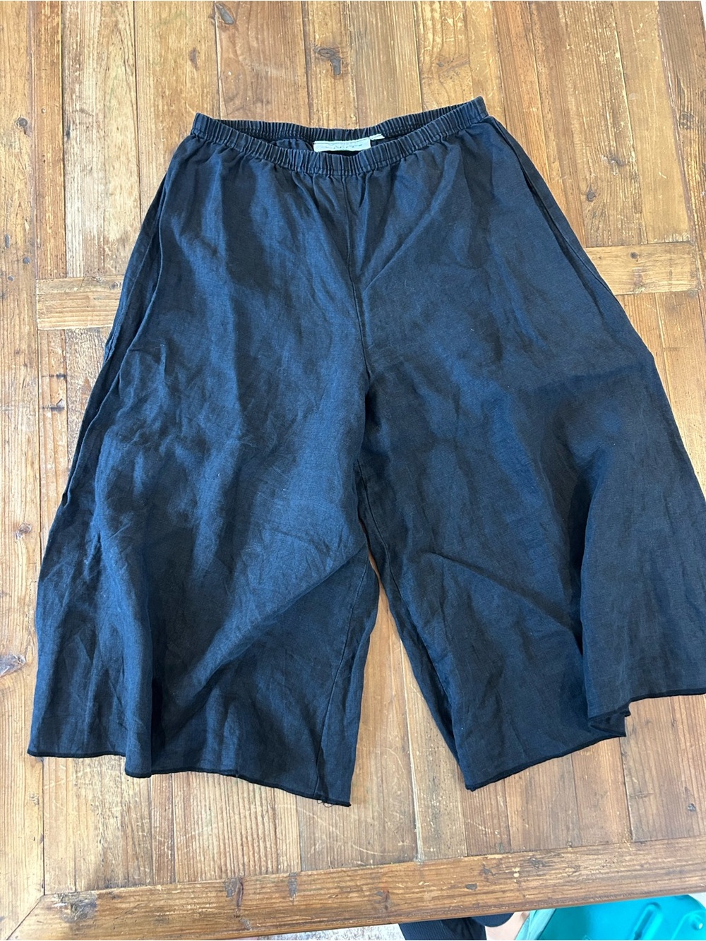 Willow Black Linen Wide-Leg Culottes